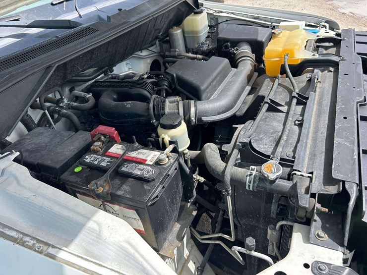 2014-nissan-nv1500-image-9