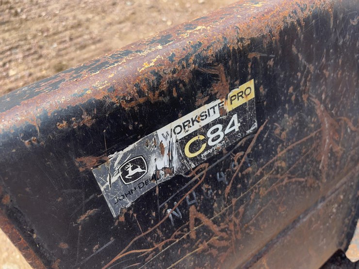 2011-john-deere-329d-image-15