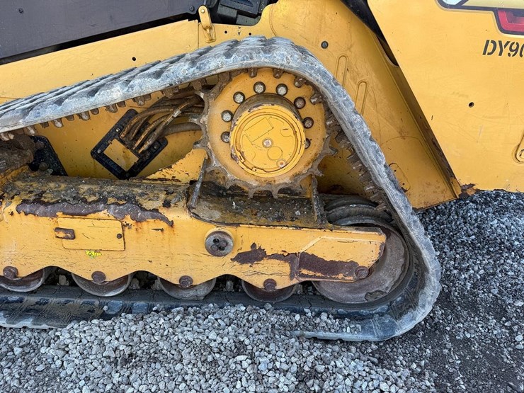 2022-caterpillar-299d3-image-19