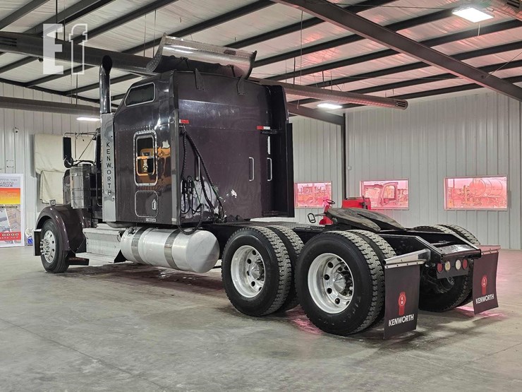 2009-kenworth-w900-image-4