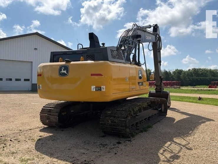 2023-deere-210-p-tier-image-3