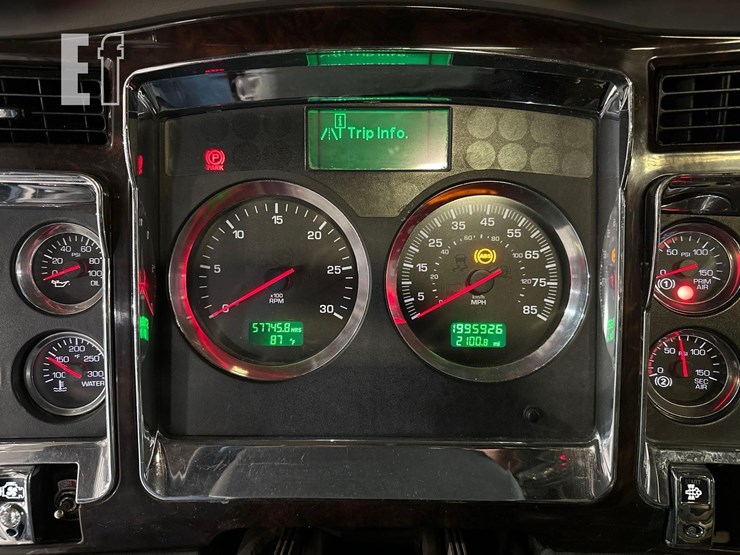 2011-kenworth-t660-image-17