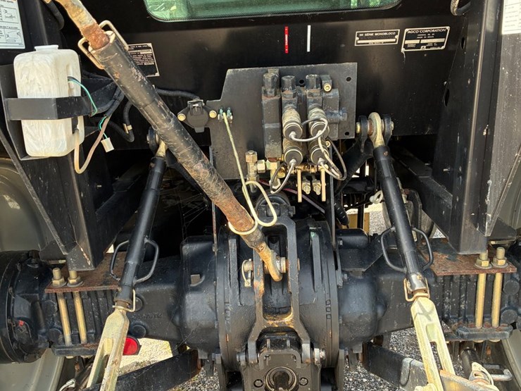 massey-ferguson-471-image-3
