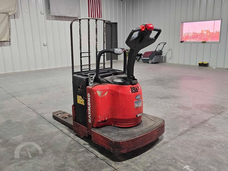 raymond-8400-image-4