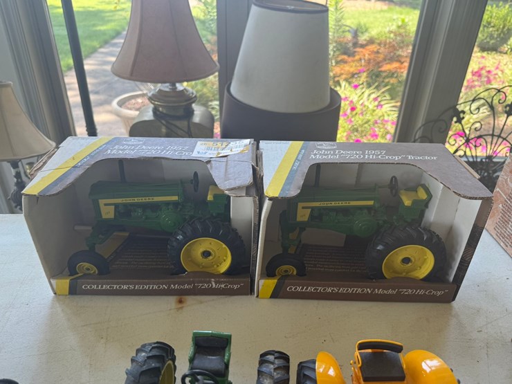 1957-john-deere-720-image-1