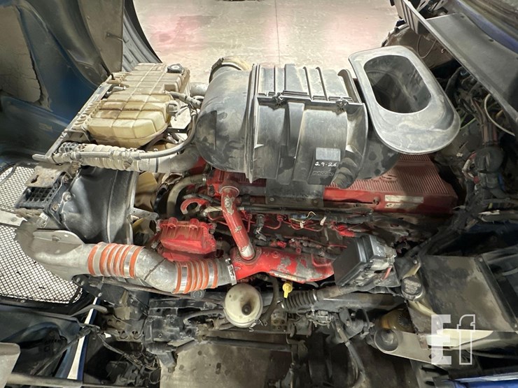 2011-kenworth-t660-image-29