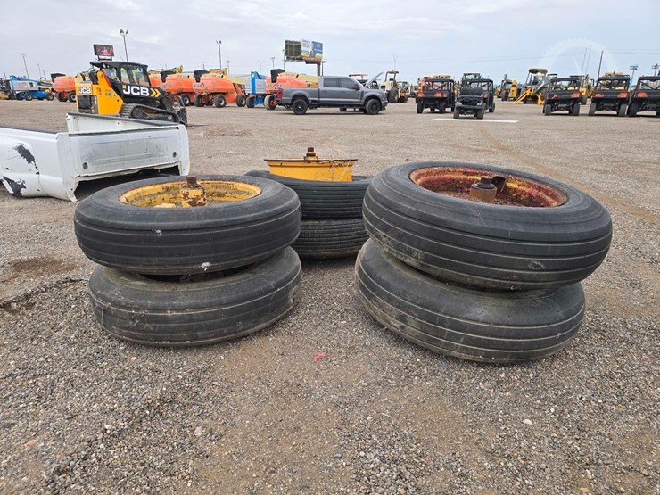 qty.-(6)-11.25-28-used-tires-image-1