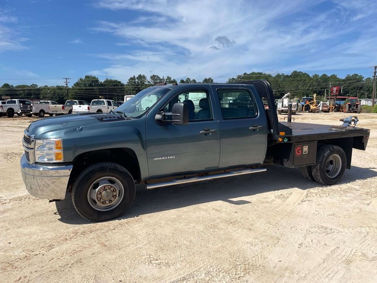 2013-chevrolet-silverado-3500-image-1