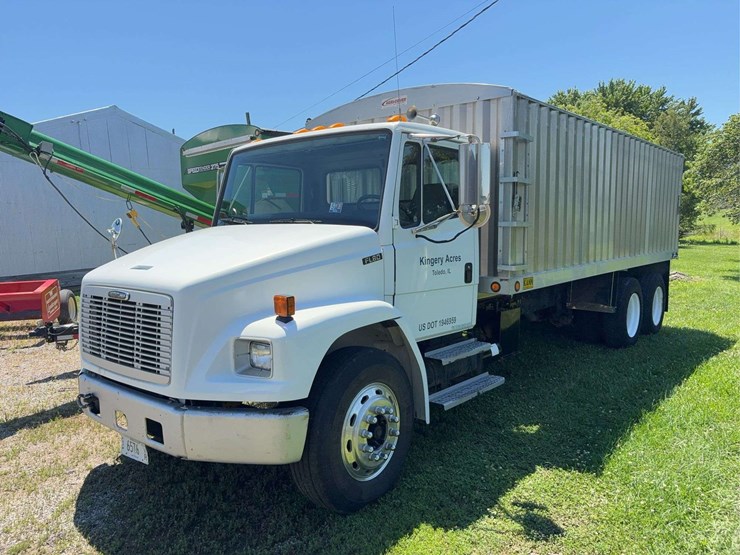 2002-freightliner-fl80-image-2