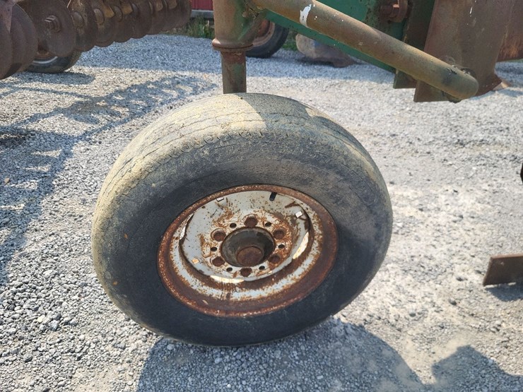 oliver-545-in-furrow--4-bottom-moldboard-plow-w/coulters-image-17
