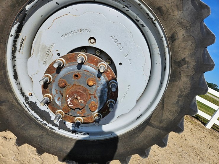 massey-ferguson-7624-image-61
