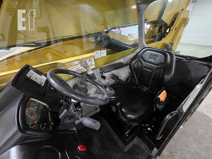 2016-caterpillar-tl642d-image-13