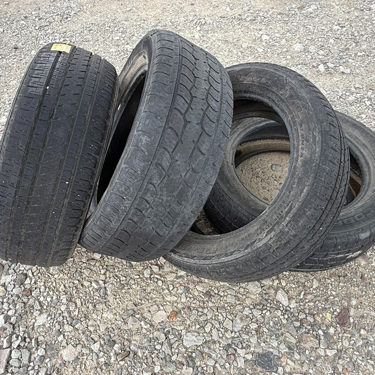 #43450 • Lot of (4) 255/55R20 Tires INV# 43450
