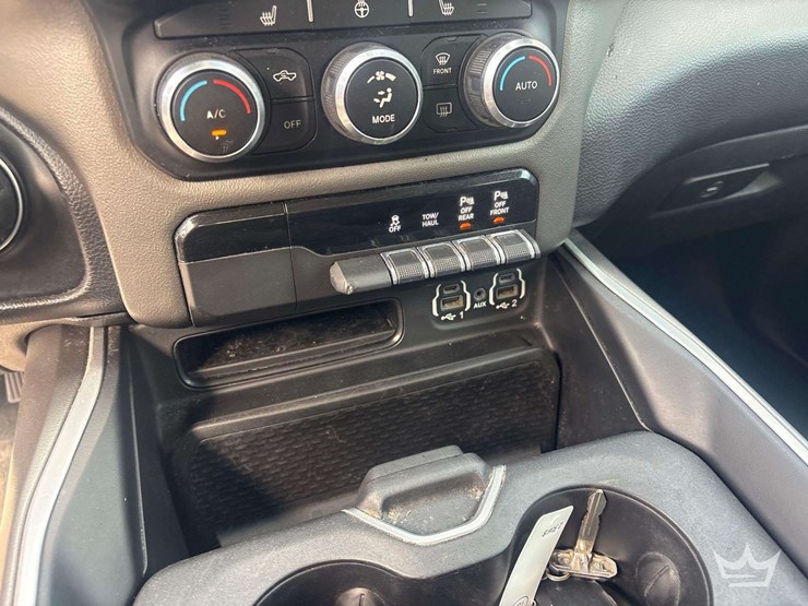 2020-dodge-1500-image-18