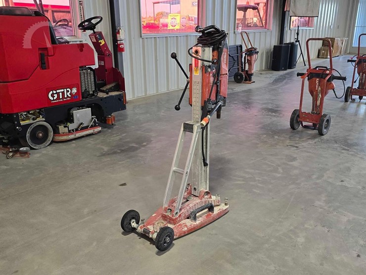 hilti-dd-250-e-core-drill-rig-image-3