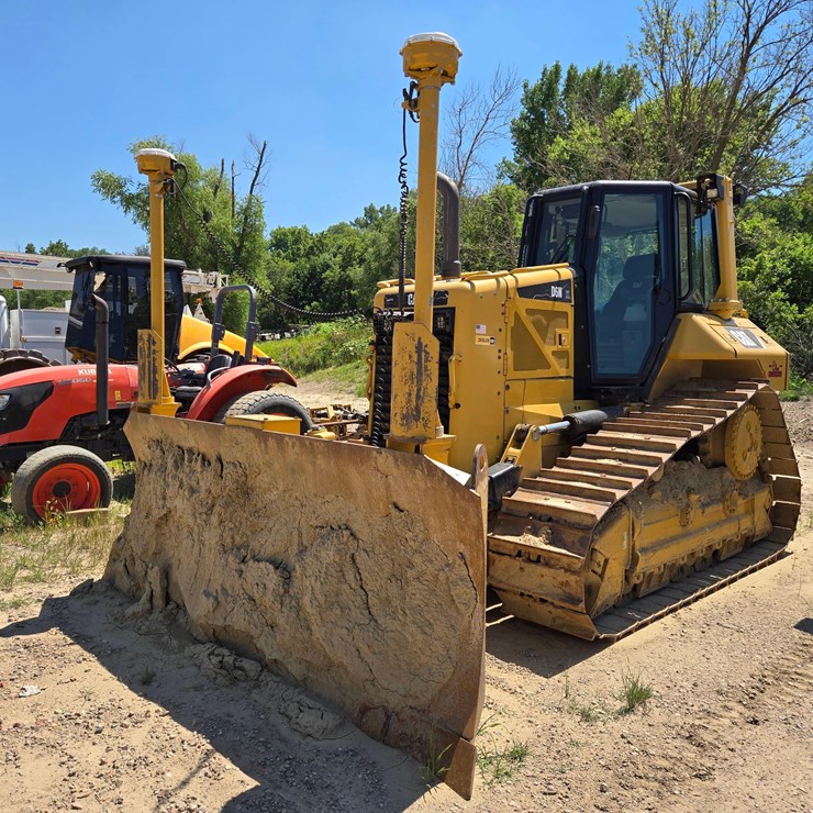2015 CATERPILLAR D6N XL