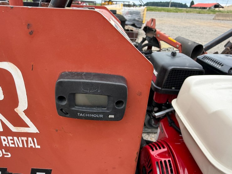 ditch-witch-c12-image-18