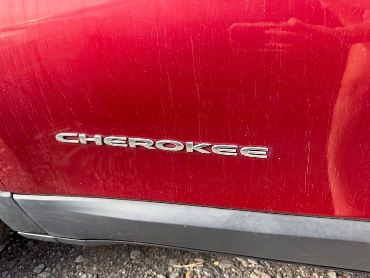 2014-jeep-cherokee-image-30