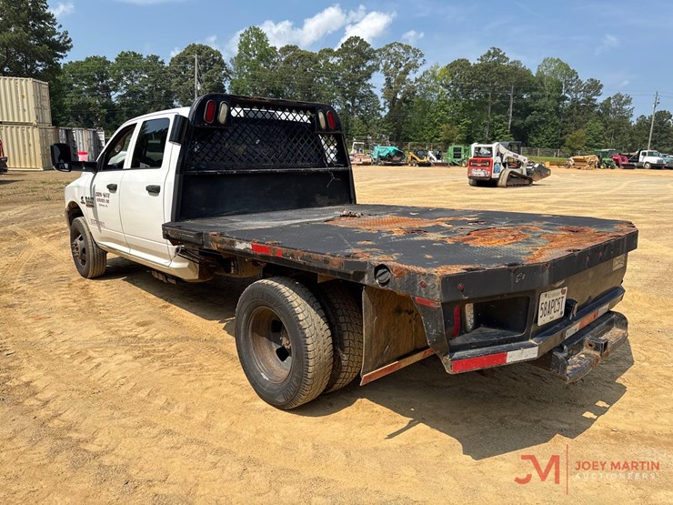 2016-dodge-3500-image-3