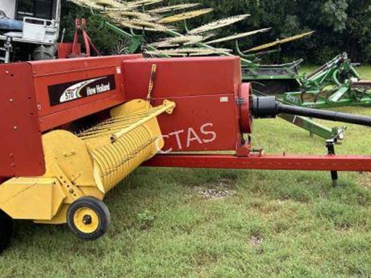 new-holland-570-image-3