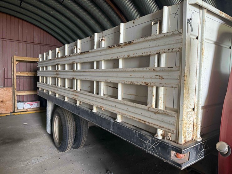 1973-international-1600-grain-truck-image-6