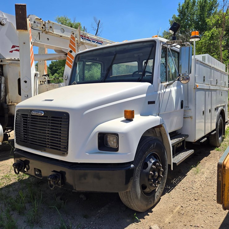 2006 FREIGHTLINER FL70