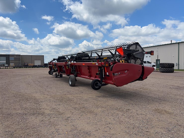 2014-case-ih-3162-image-4