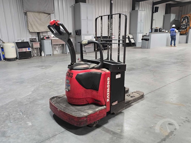 raymond-8410-image-3