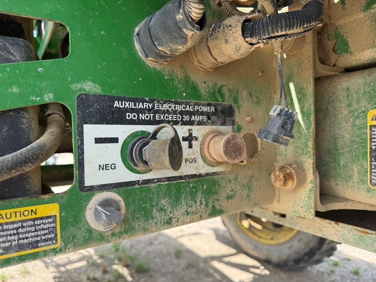 2016-john-deere-r4038-image-15
