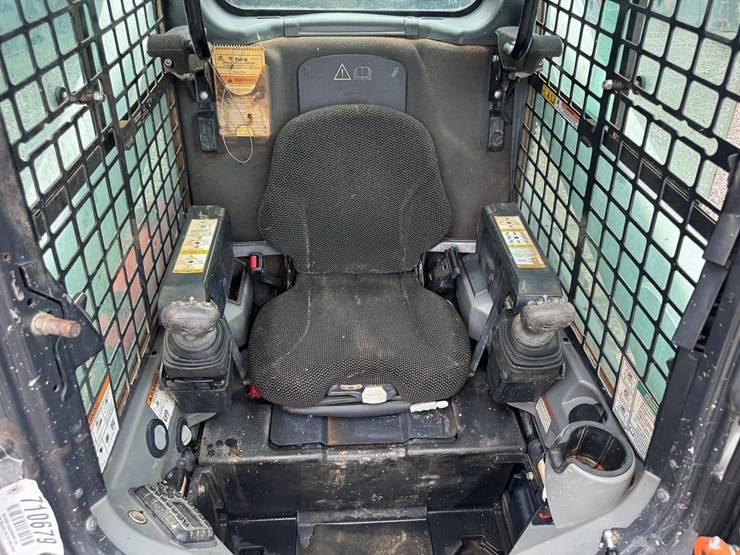 2021-bobcat-t770-image-22