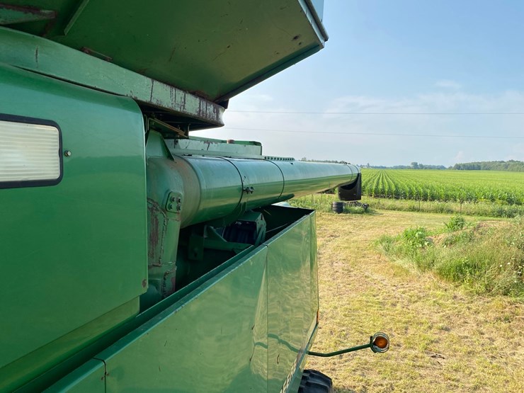 john-deere-9600-4x4-combine-image-13