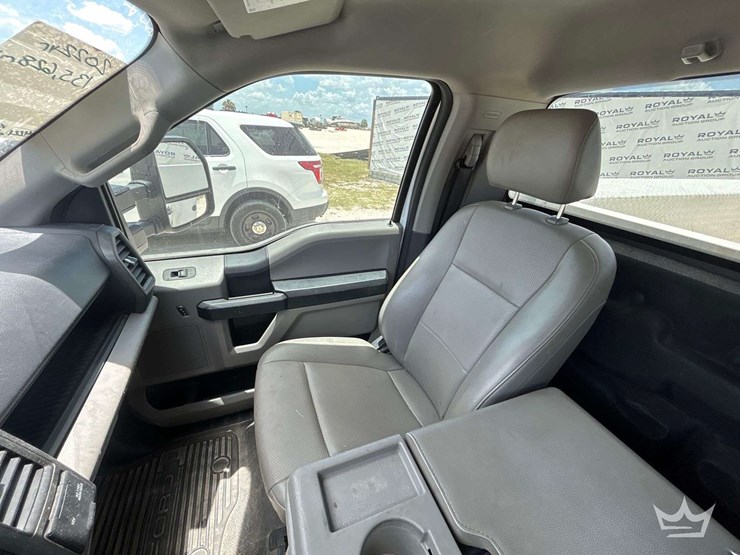 2022-ford-f250-image-21