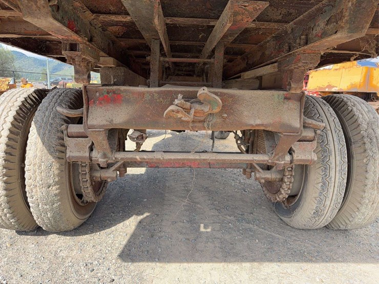 mack-c-cab-dump-truck-image-41