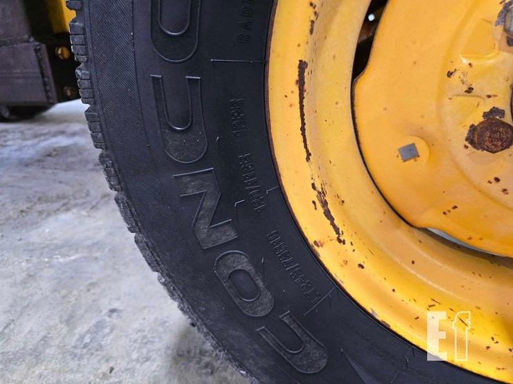 case-ih-585-image-28