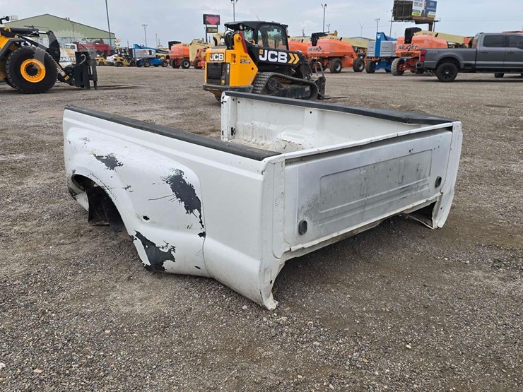 dual-rear-wheel-pickup-truck-bed-image-2