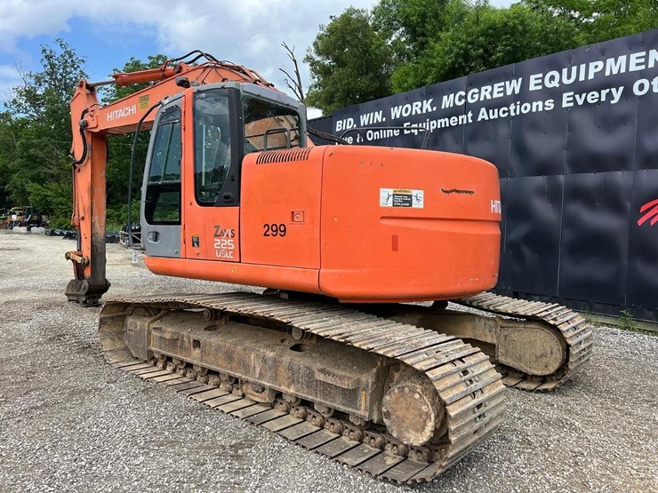 2005-hitachi-zx225us-lc-image-4