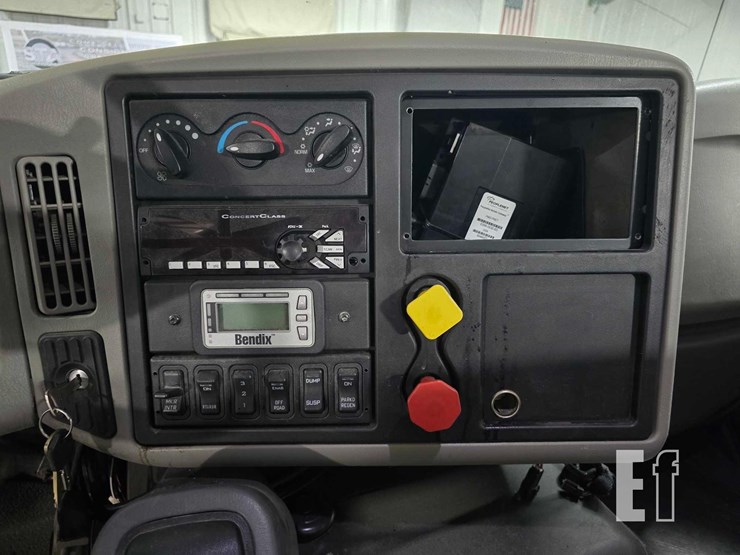 2017-international-transtar-8600-image-13