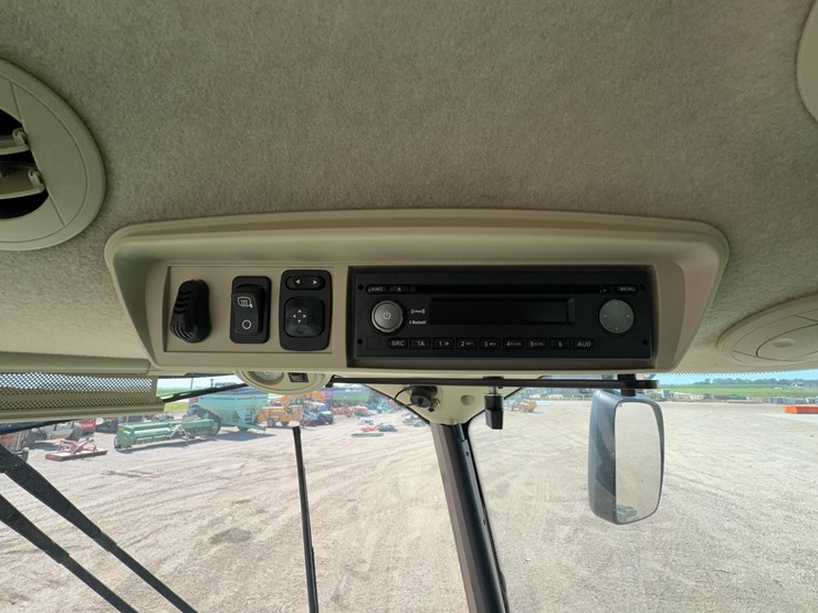 2015-john-deere-s680-image-61