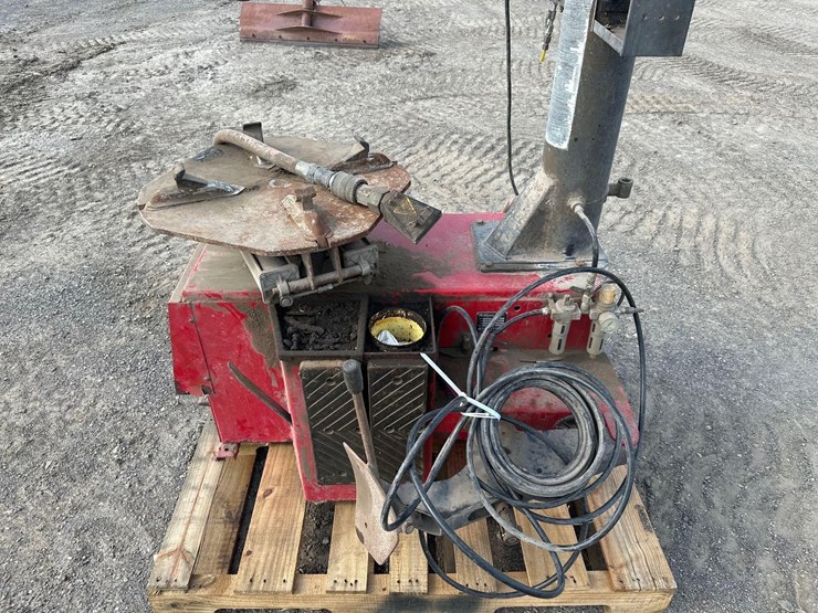 ranger-products-r980xr-swing-arm-style-tire-change-image-9