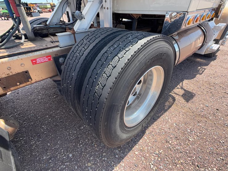 2011-western-star-4900fa-image-27