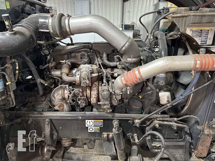 2017-peterbilt-389-image-27