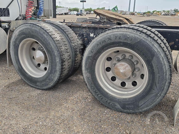 2009-kenworth-t660-image-27