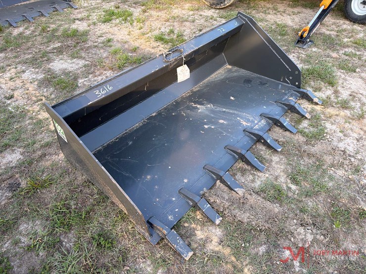 new/unused-72"-cid-low-pro-tooth-bucket-skid-steer-attachment-image-1