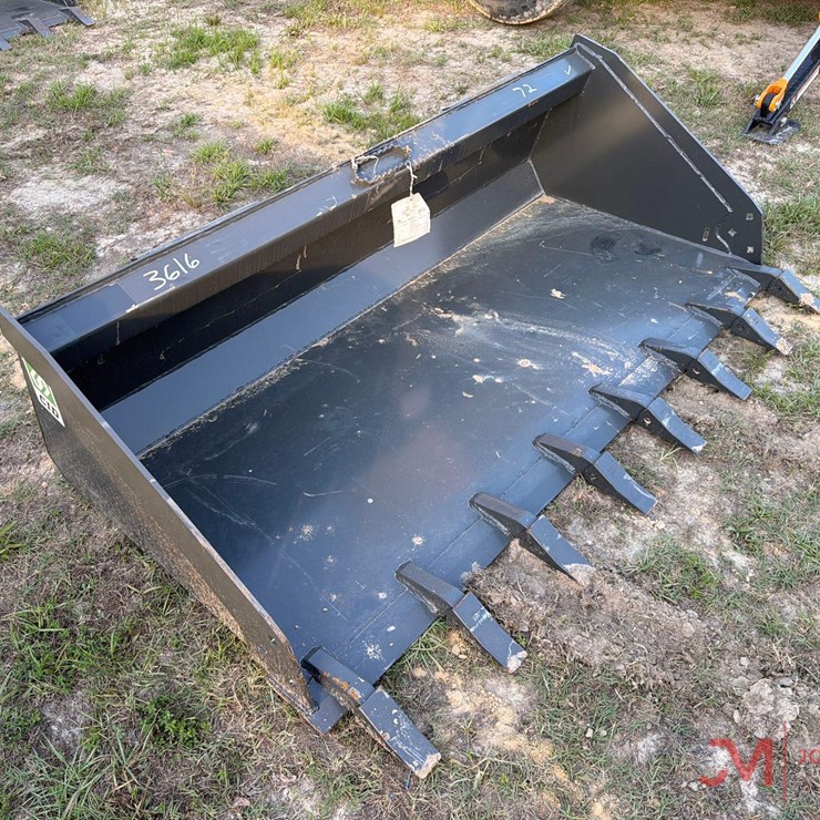 NEW/UNUSED 72" CID LOW PRO TOOTH BUCKET SKID STEER ATTACHMENT