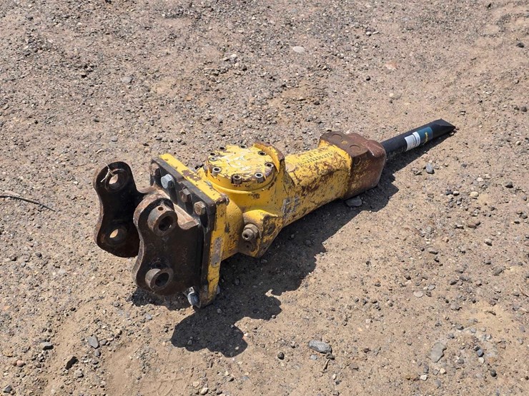 epiroc-1t-sb102-200-lb-hydraulic-hammer-image-1