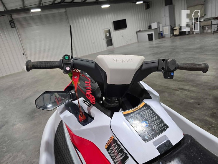 kawasaki-stx160-jet-ski-image-10