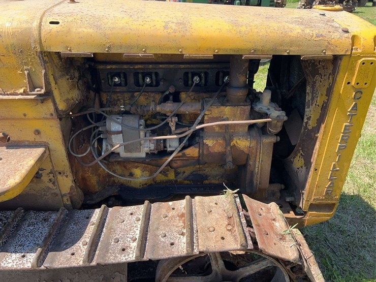 caterpillar-twenty-two-image-11
