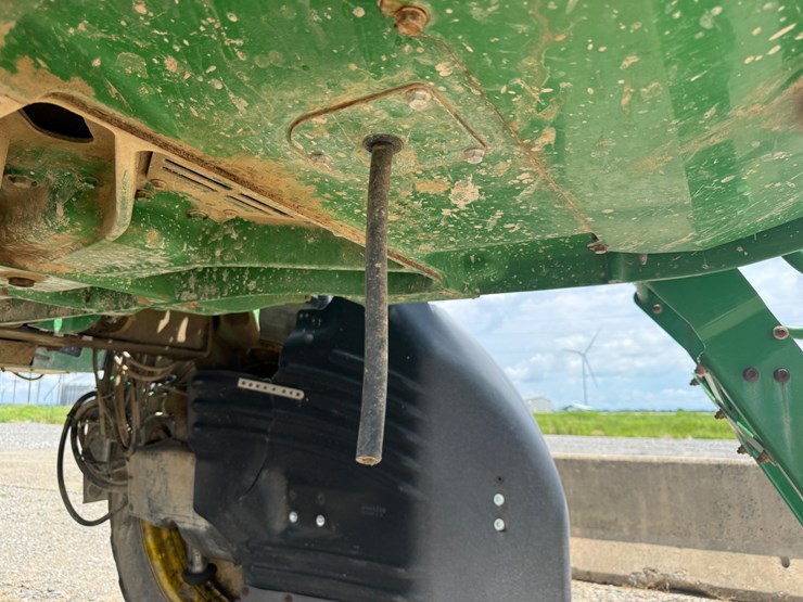 2016-john-deere-r4038-image-39