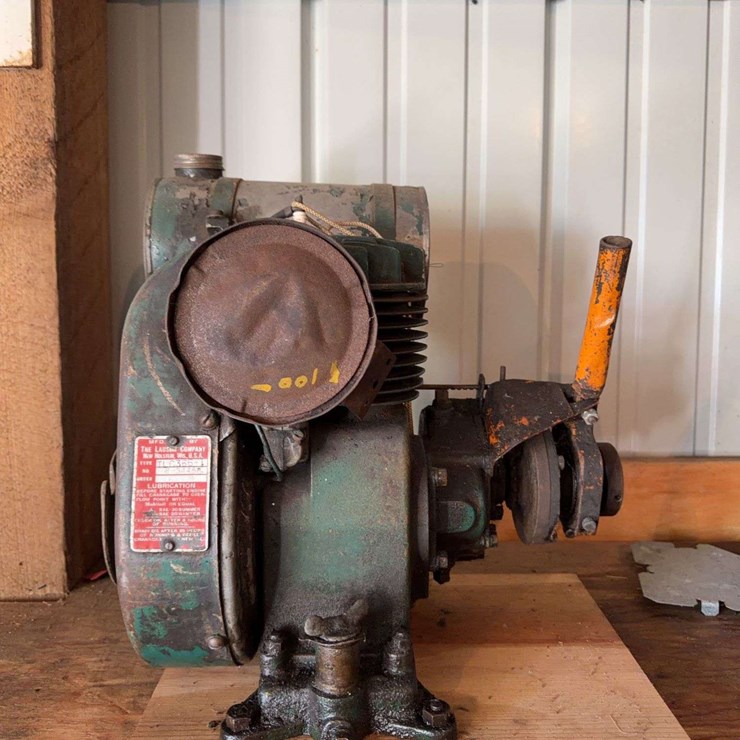 1.5 H.P. Lauson Engine