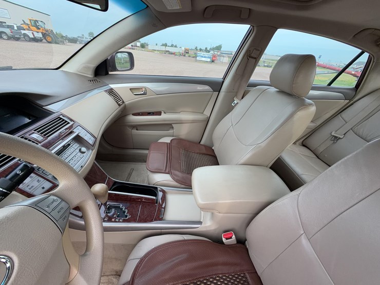 2005-toyota-avalon-sedan-image-13